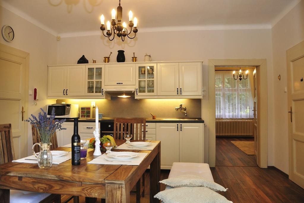 Atmospheric Quiet Apartment Prague Luaran gambar