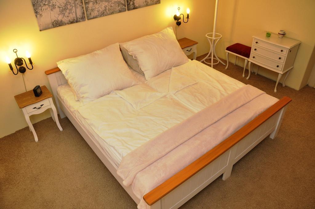 Atmospheric Quiet Apartment Prague Luaran gambar