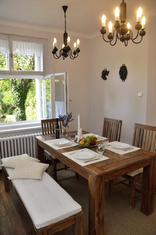 Atmospheric Quiet Apartment Prague Luaran gambar