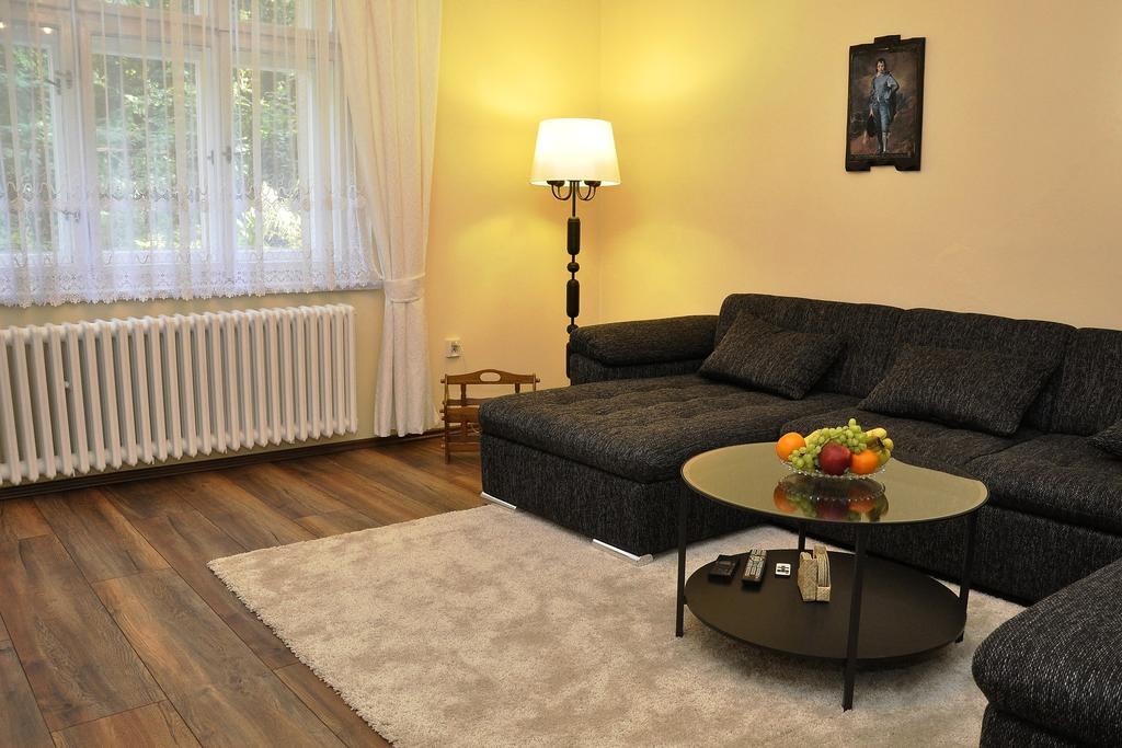 Atmospheric Quiet Apartment Prague Luaran gambar